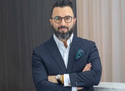 Me Dan Armand Derhy, Notaire